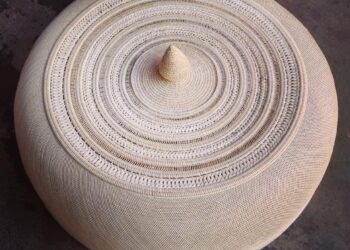 Cặp vợ chồng sáng tạo ra những chiếc lồng bàn có giá 30 triệu đồng