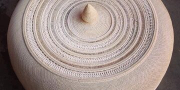 Cặp vợ chồng sáng tạo ra những chiếc lồng bàn có giá 30 triệu đồng